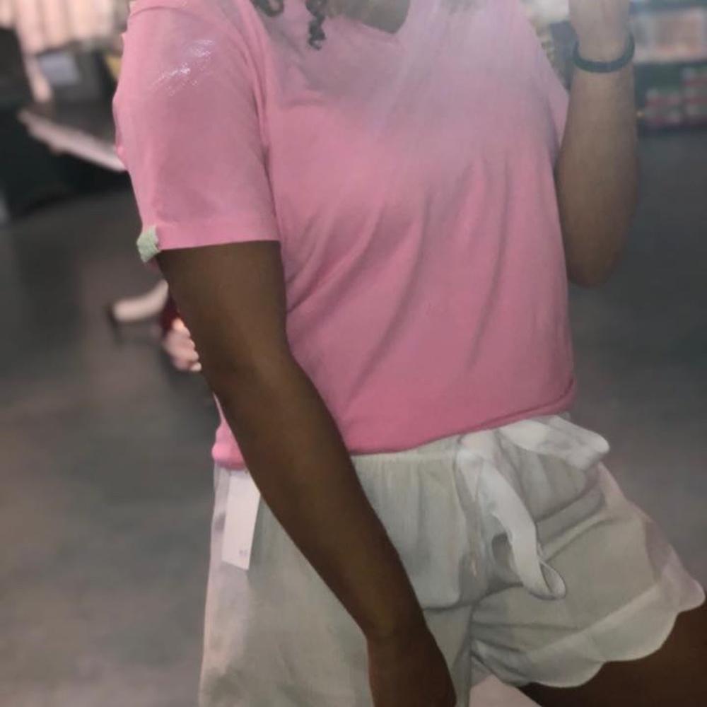 NWT Ellie O Seersucker White Lounge Shorts with Straight Bottom Trim Preppy Pj's - Picture 4 of 4